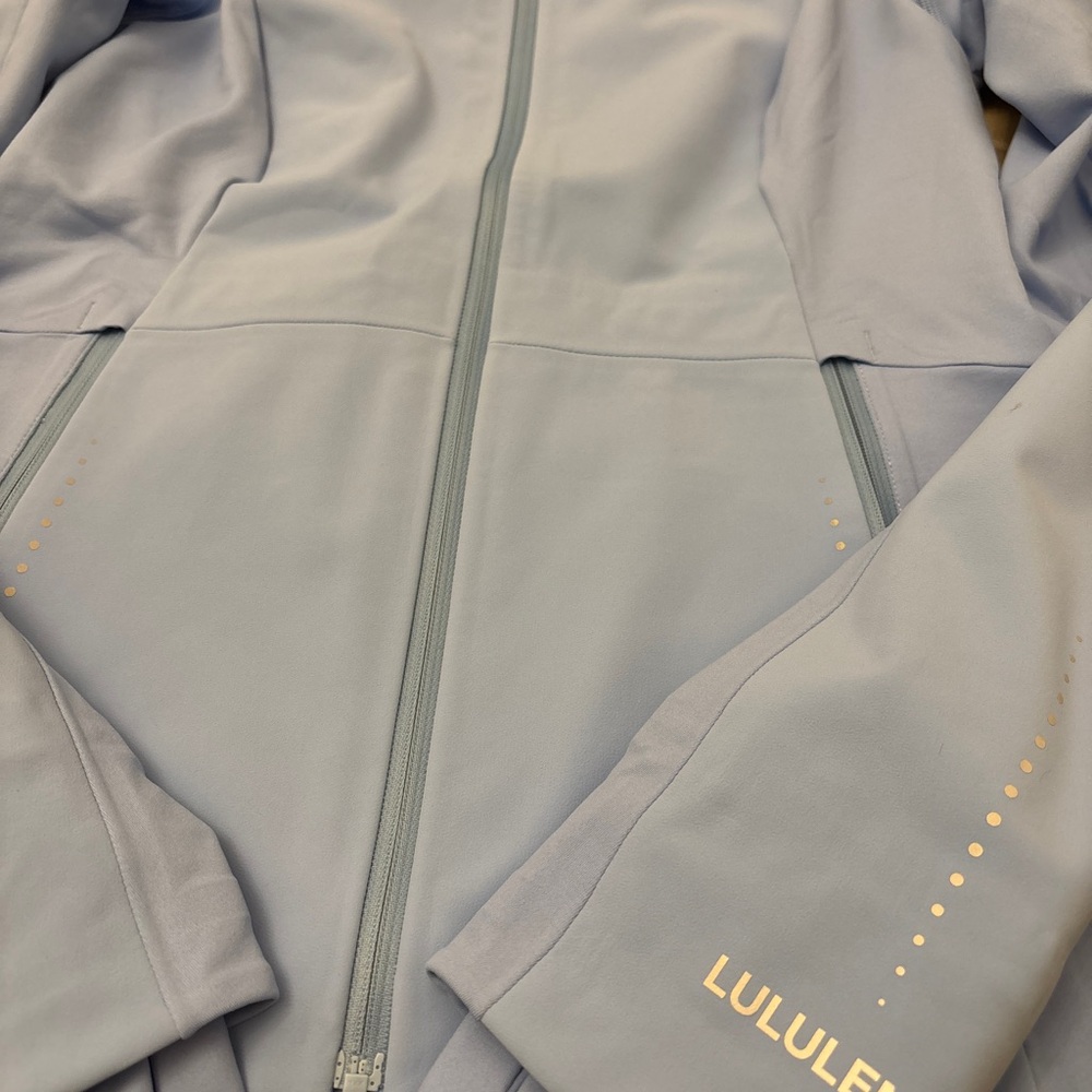 Lululemon Cross Chill Performance Jacket Size S Like New Sold-Out Sinatra Blue